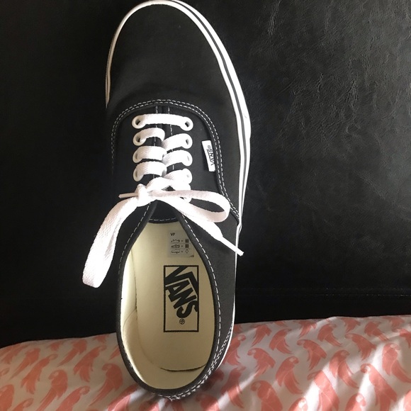 Shoes - Picture 7 of 8